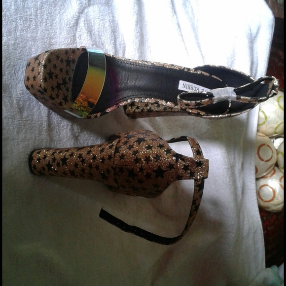 Shoes - Picture 2 of 2